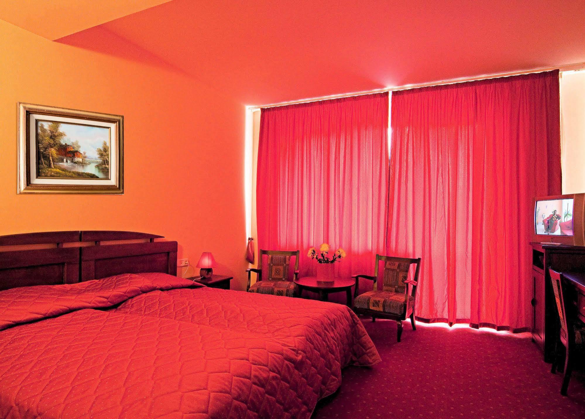 Hotel Floris Cheia  Ngoại thất bức ảnh